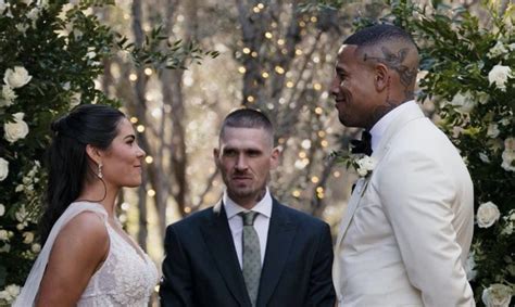 waller plum wedding|Las Vegas Star Athletes Darren Waller, Kelsey Plum Are。